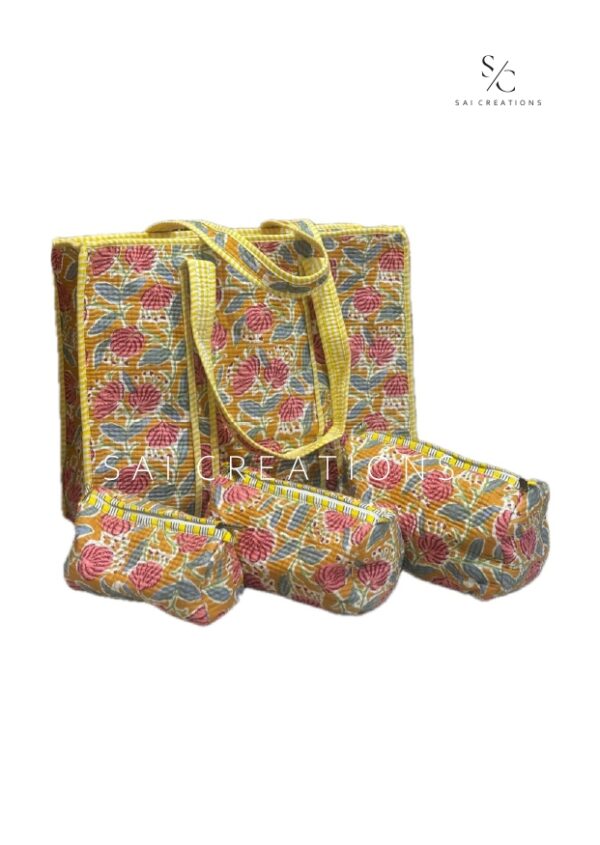 COTTON PRINTED TOTES AND SLINGS