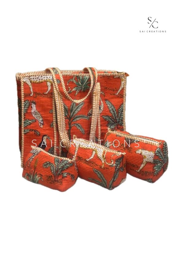 COTTON PRINTED TOTES AND SLINGS