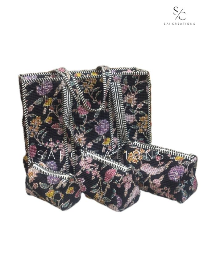 COTTON PRINTED TOTES AND SLINGS