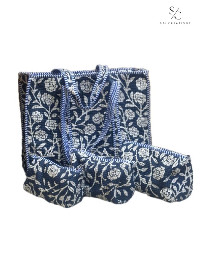COTTON PRINTED TOTES AND SLINGS
